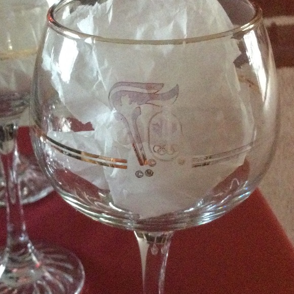Vintage 1988 Petro Canada Wine Glasses - Picture 4 of 13